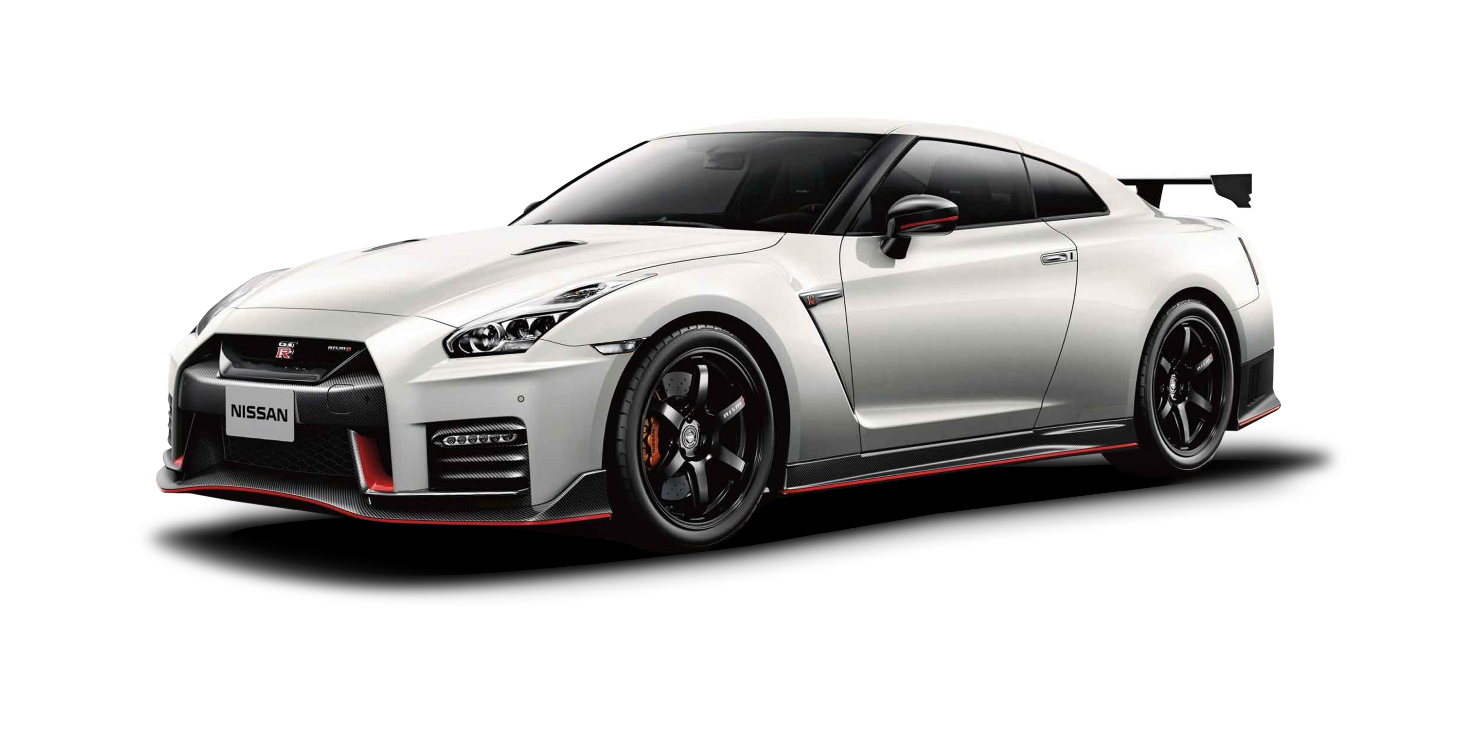 Nissan GT-R NISMO 3/4 eestvaade stuudios